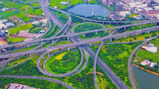 高速公路航拍立交桥道路汽车全景