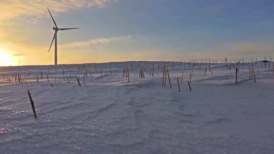 冬季张北雪地风力发电厂日出4K风光