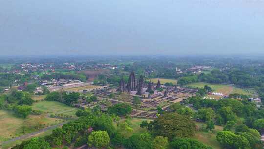 印度尼西亚Prambanan寺庙全景鸟瞰