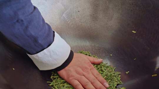 炒茶 手工炒茶 实拍茶叶素材
