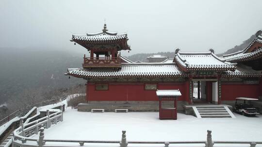 太原太山龙泉寺雪景