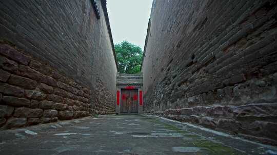 沧桑古城古建高墙漫步古城小巷