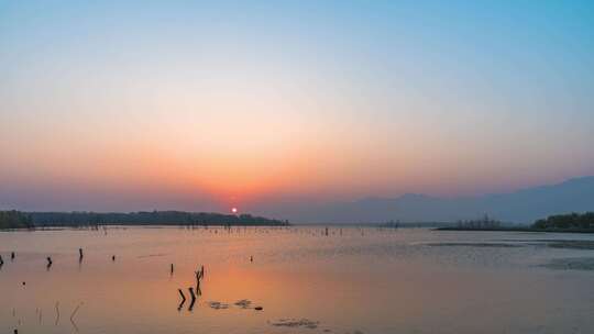 秋天官厅水库傍晚日落夕阳