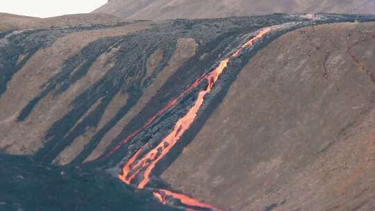 冰岛火山喷发