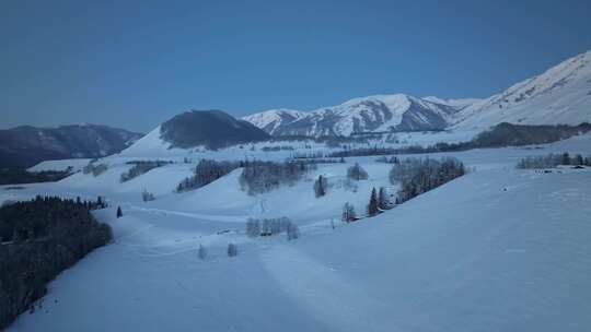 禾木冬天晨曦 村庄 禾木雪景新疆冬季旅游