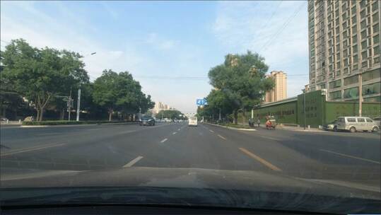 高速公路行车记录城市风景