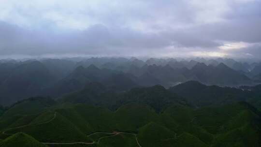 航拍阴天山峰喀斯特地貌