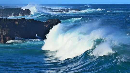 震撼海浪白色浪花浪潮浪头翻滚