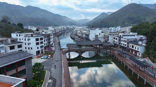 钱排山水双合乡村改造后白天风景