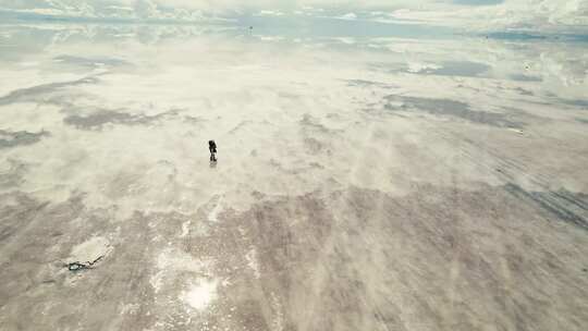 反思，年轻女子，瑜伽，云