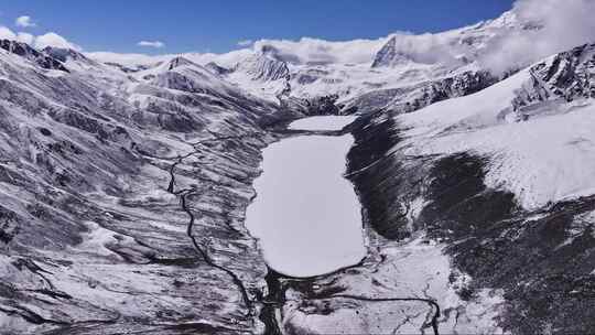 中国西藏那曲市萨普神山高原雪山航拍全景