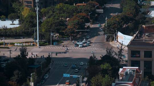 城市路口车辆视频云南昆明西山区