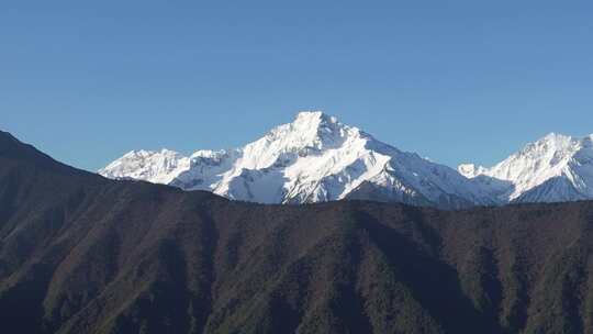 雪山群峰