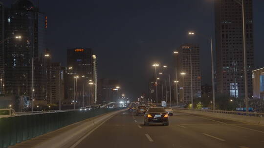 北京国贸三环夜景 汽车行驶在三环国贸