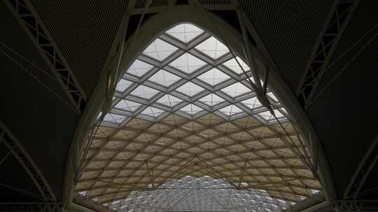广州南站穹顶建筑造型几何体
