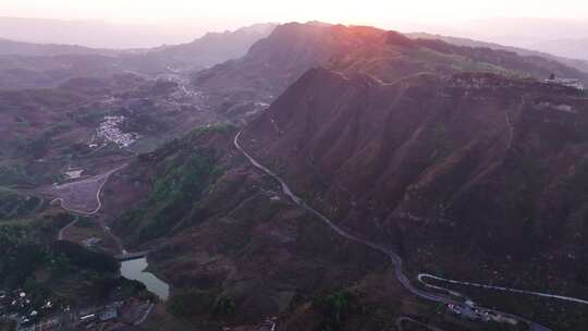 4K航拍贵州晴隆县二十四道拐清晨自然美景