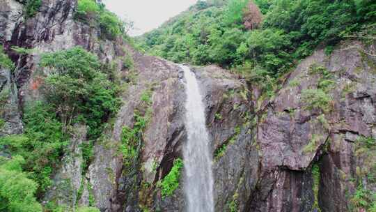 浙江宁波宁海雁苍山瀑布风景航拍