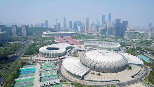 山东济南经十路奥体中心城市天际线车流风景