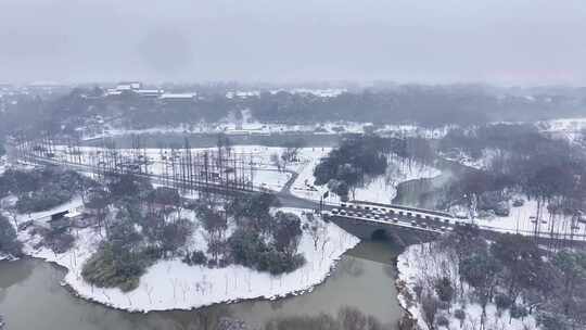 航拍瘦西湖景区园林大明寺观音山宋夹城雪景