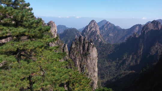 航拍黄山笔架峰