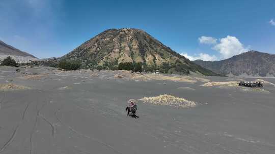印尼爪哇岛布罗莫火山沙海航拍自然风光