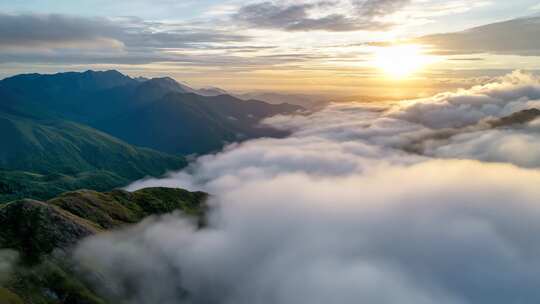 云海日出壮丽山河 云雾缭绕山峦叠嶂