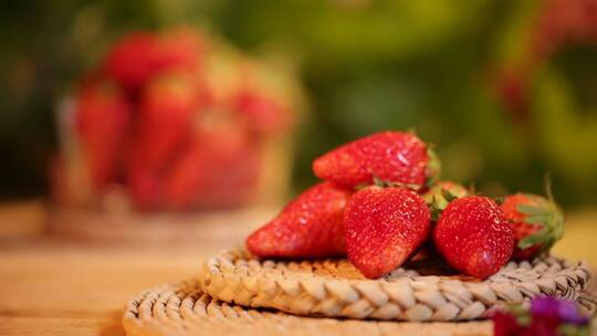 草莓水果夏季维生素