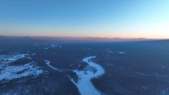 东北林海雪原黎明冰河冻雾