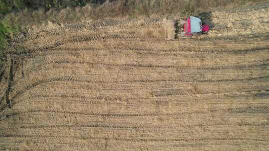 农田耕地种植基地农耕机4