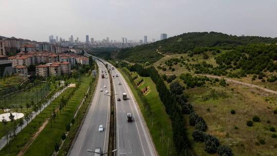 无人机延时航拍公路上的车流