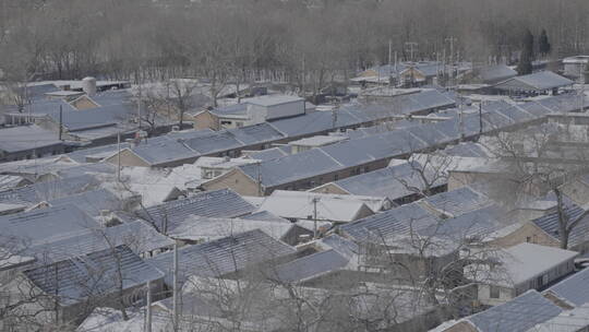 屋顶积雪 北方寒冷农村