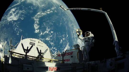 宇航员在太空行走视频素材模板下载