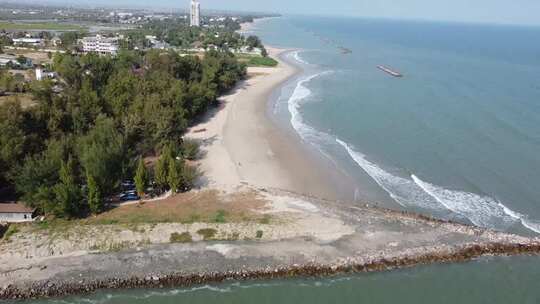 带沙滩的沿海地区鸟瞰图