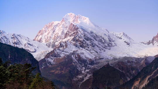 日照金山-贡嘎雪山金银峰