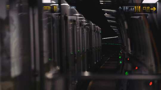地铁进站和出站 行驶地铁 隧道视频素材模板下载