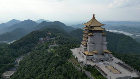 航拍湖北黄石东方山4A景区金顶