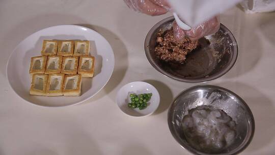 制作豆腐盒子豆腐酿肉