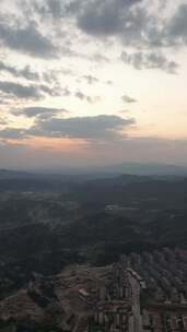 竖版航拍夕阳晚霞日落火烧云