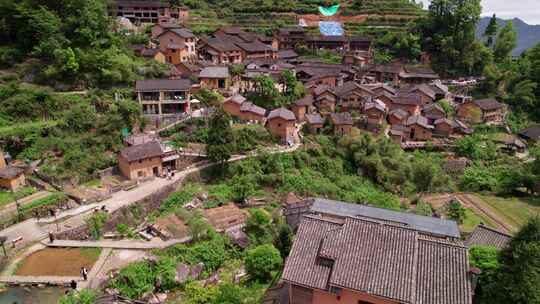 航拍浙江丽水云和梯田风景区白银谷古村落