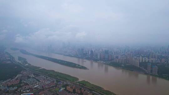 长沙湘江橘子洲头城市雨天云层航拍