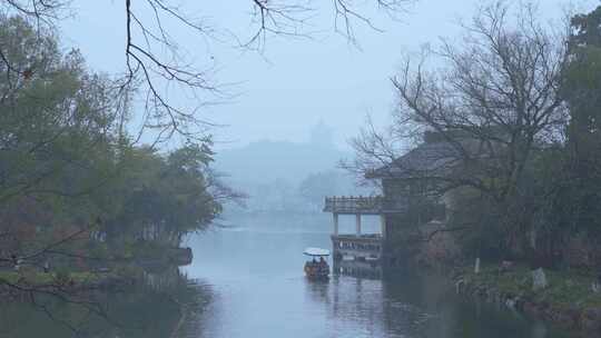 雾西湖雷峰塔风景