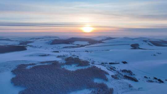 大兴安岭自然风景丘陵山地雪野夕阳