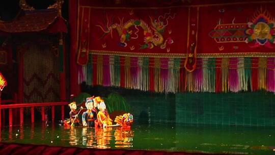 越南传统的水上木偶戏视频素材模板下载