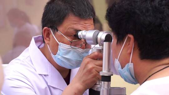 7月1日社区联合医院组织党员慰问义诊活动