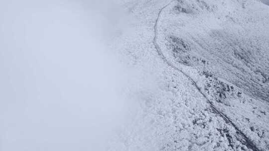 4K航拍天目山脉龙王山雾凇雪景风光
