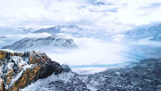 冬季雪山山脉风景