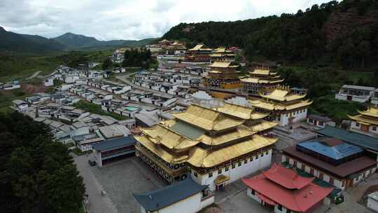 甘肃甘南州碌曲县达仓郎木寺航拍建筑风光