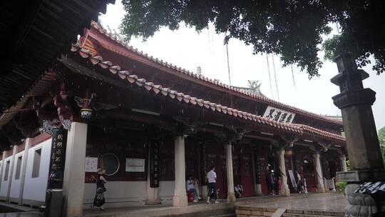 泉州开元寺大雄宝殿屋檐雨景雨天