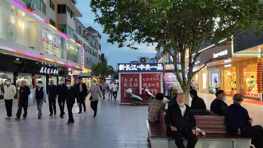 城市街道马路建筑步行街街商铺菜市场人流