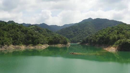 航拍的千岛湖景观